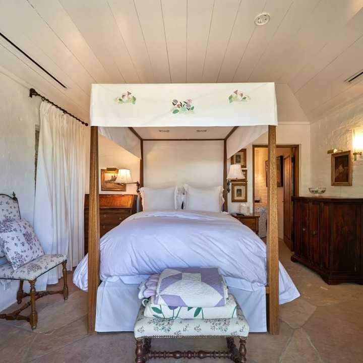 Bedroom in Suzanne Somers’ Former CA Home
