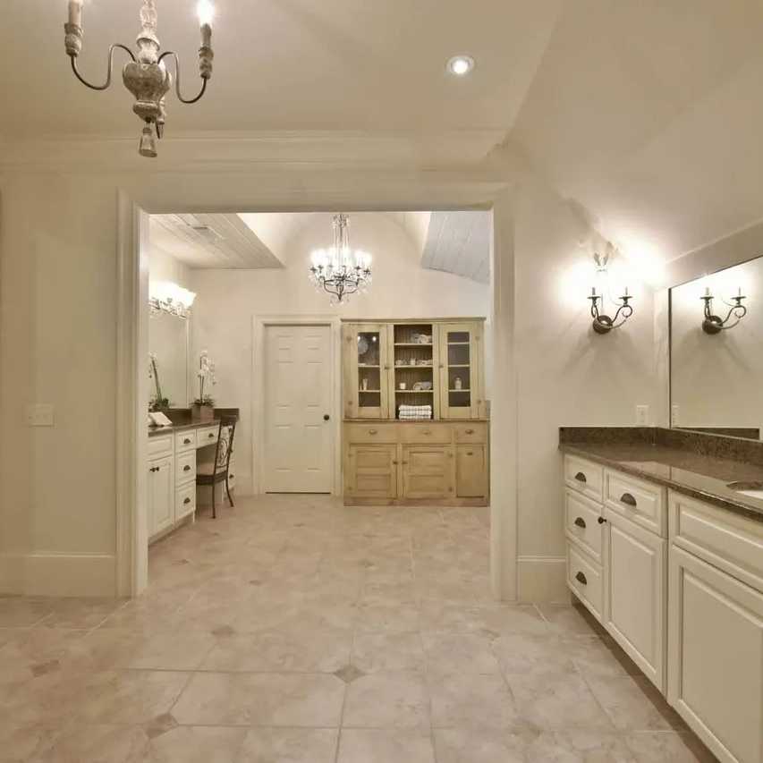 Dressing Area in Kirk Cousins’ GA Home