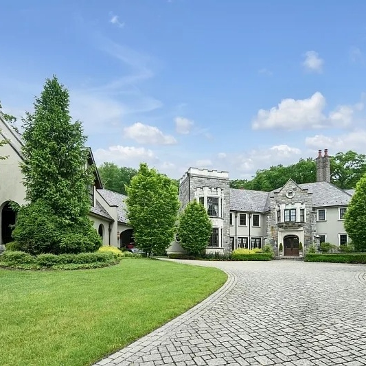Exterior of Teresa Giudice and Luis Ruelas’ NJ Home