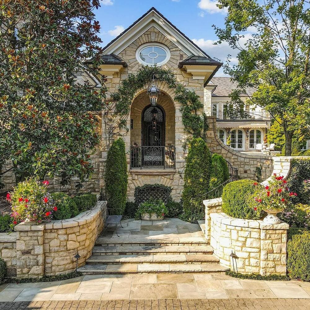 Entryway of Alan Jackson’s Former TN Home