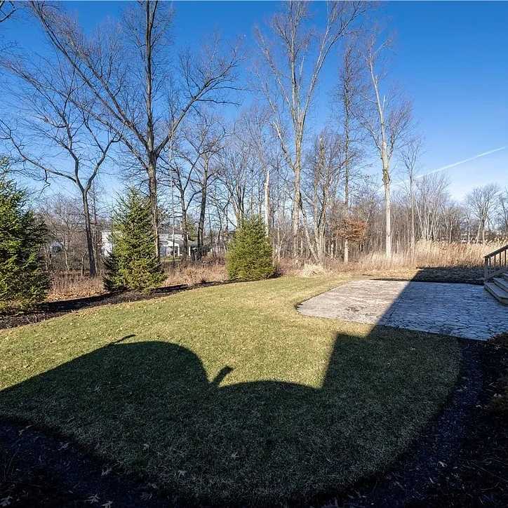 Garden of Baker Mayfield’s Former OH Home