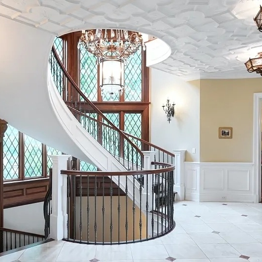 Staircase in Teresa Giudice and Luis Ruelas’ NJ Home