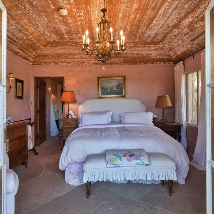 Bedroom in Suzanne Somers’ Former CA Home