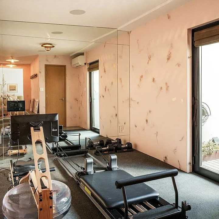 Fitness Room in Sarah Paulson’s Former CA Home