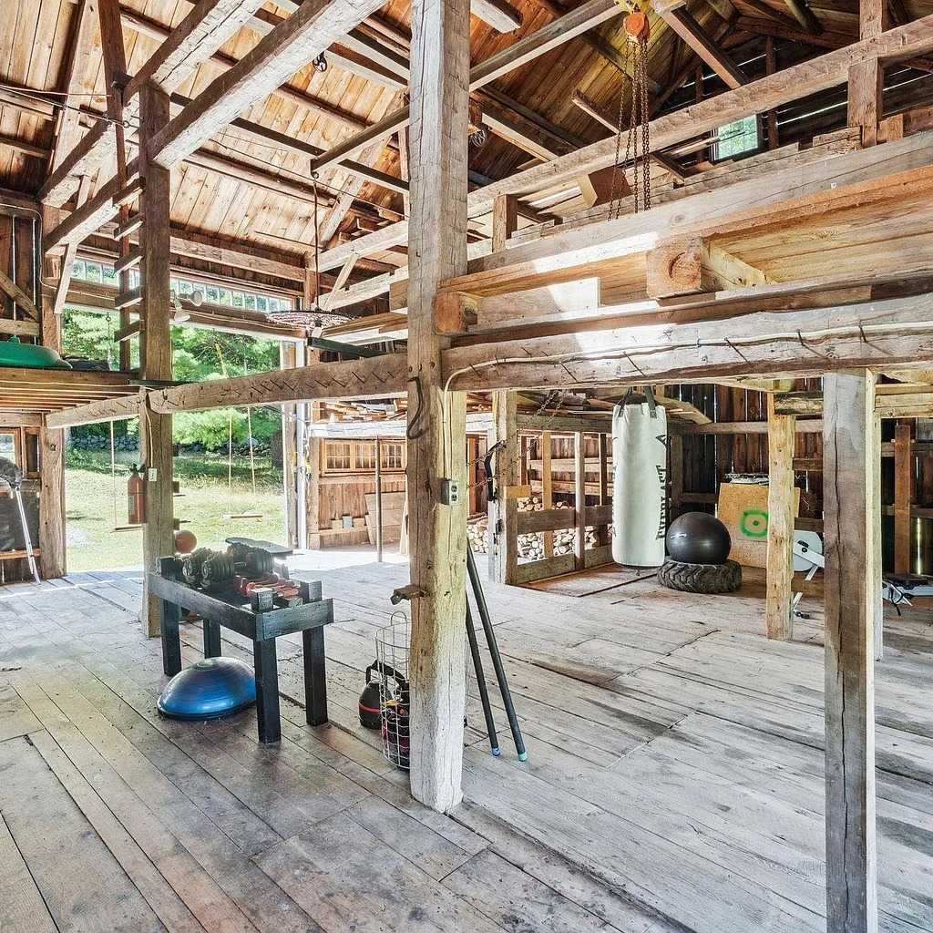 Workshop Barn in Ghislaine Maxwell NH Hideaway