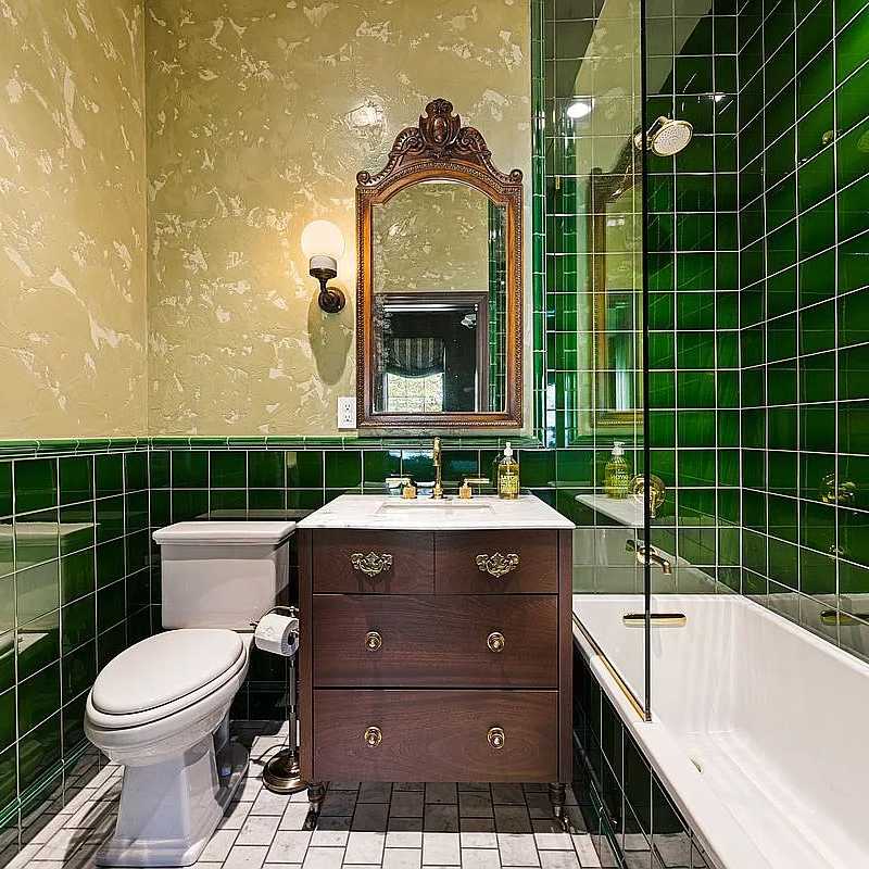 Bathroom in Ellen Barkin’s Former N.Y.C. Townhouse