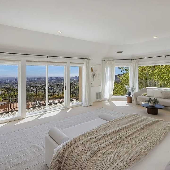 Bedroom in Heather Dubrow’s Former CA Home