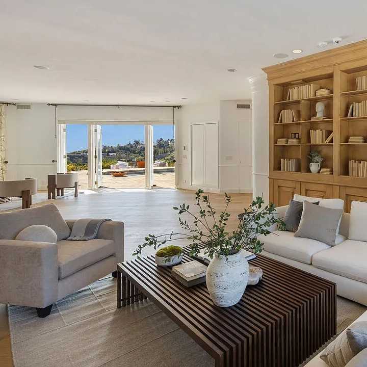 Living Room in Heather Dubrow’s Former CA Home