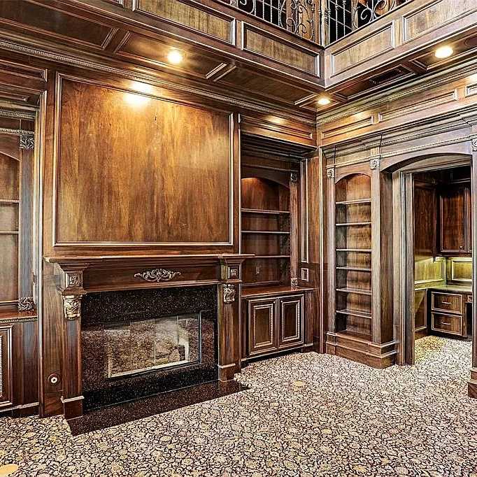 Study in Adrian Peterson’s Former TX Home