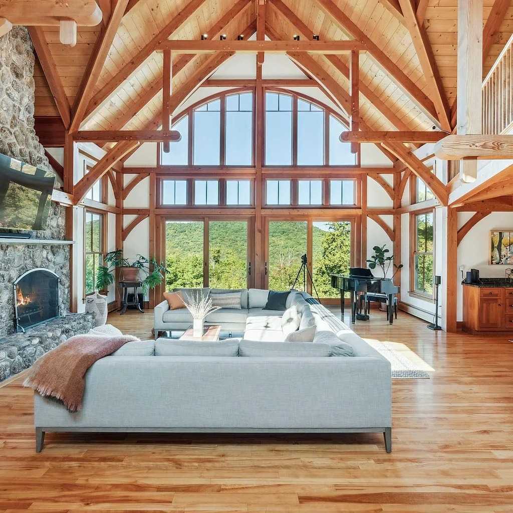 Living Room in Ghislaine Maxwell NH Hideaway
