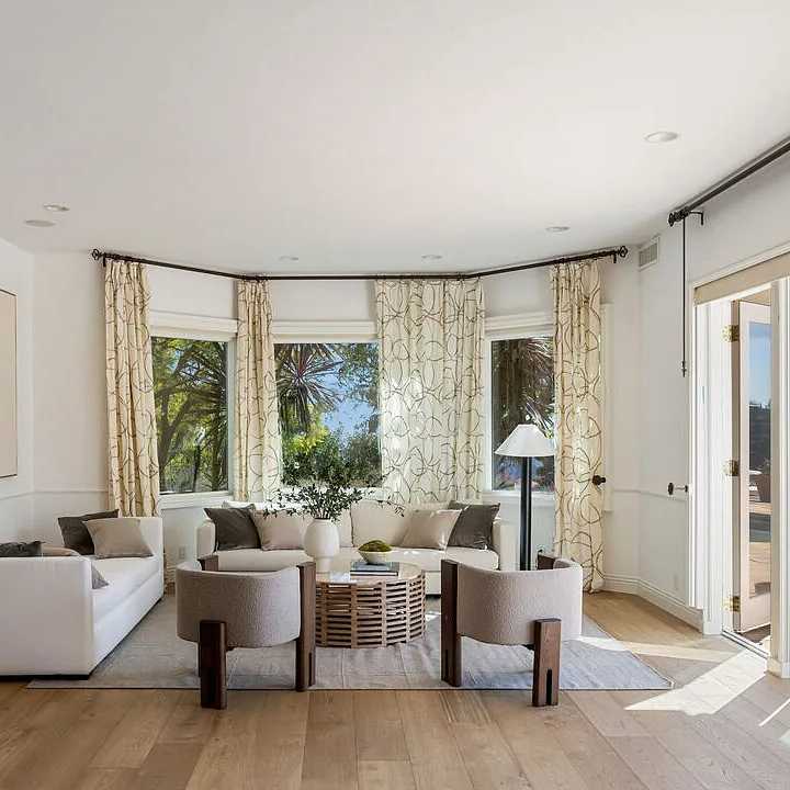 Sitting Area in Heather Dubrow’s Former CA Home