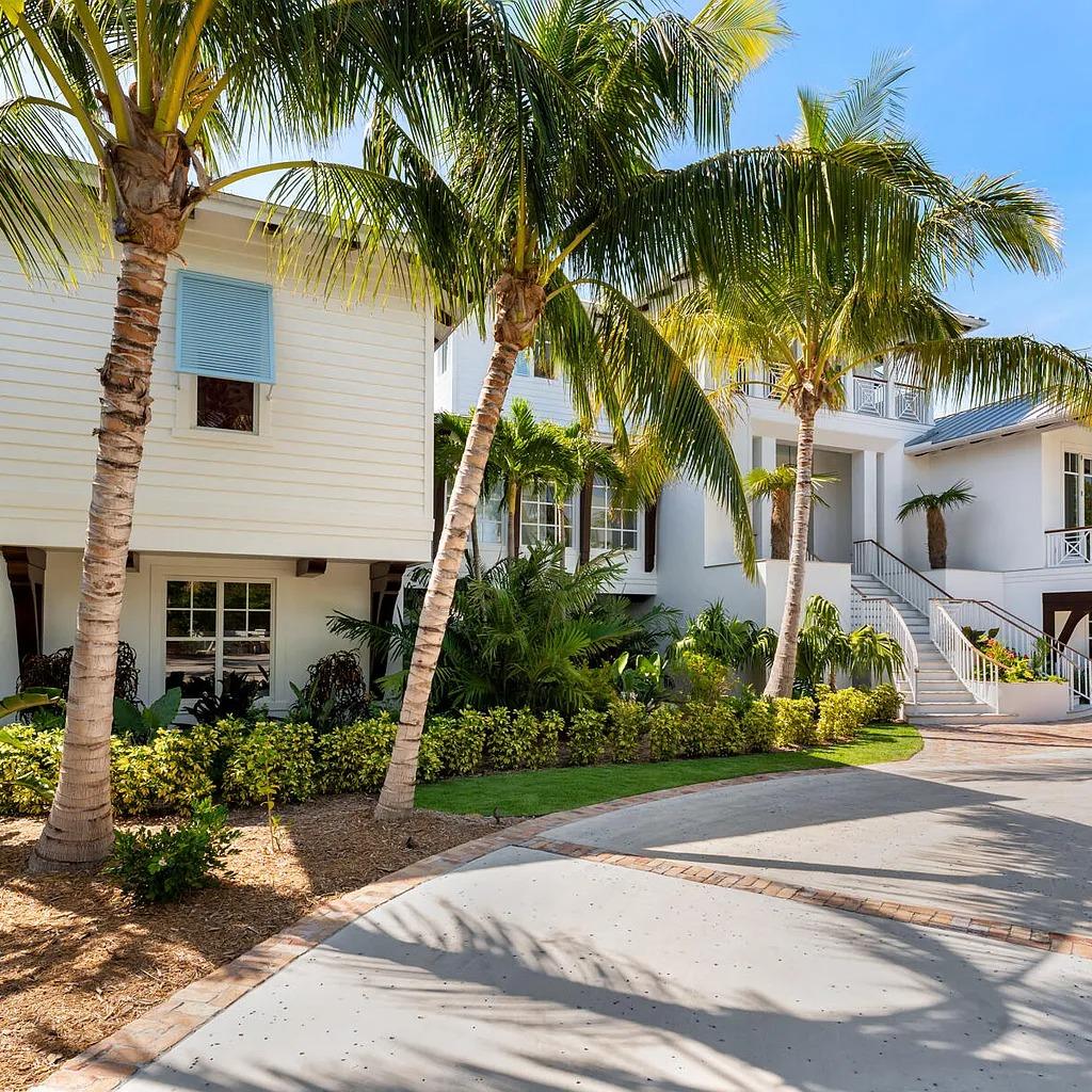Driveway of Dave Portnoy’s Former FL Home