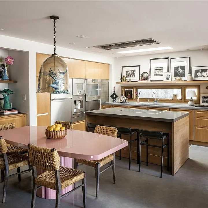 Kitchen in Sarah Paulson’s Former CA Home