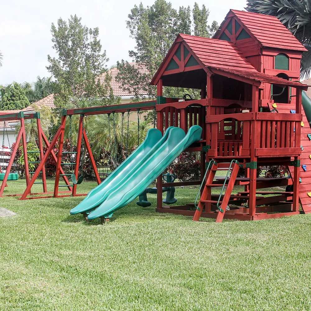 Backyard Lawn of Daunte Culpepper’s Former FL Home