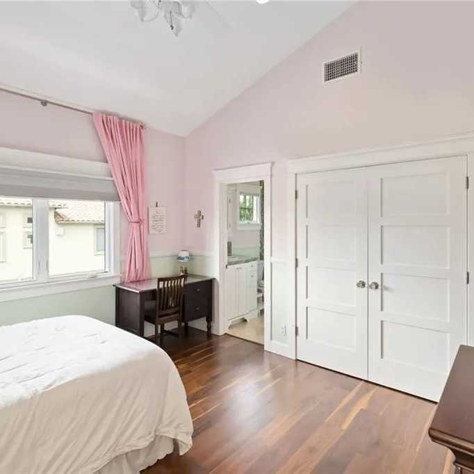 Bedroom in Kurt Suzuki’s Former CA Home