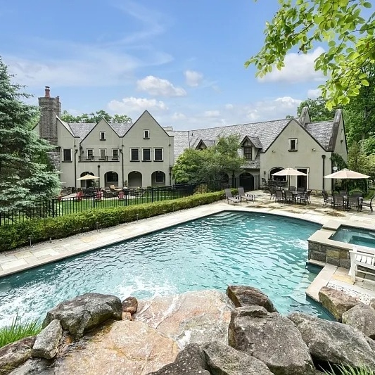 Backyard of Teresa Giudice and Luis Ruelas’ NJ Home