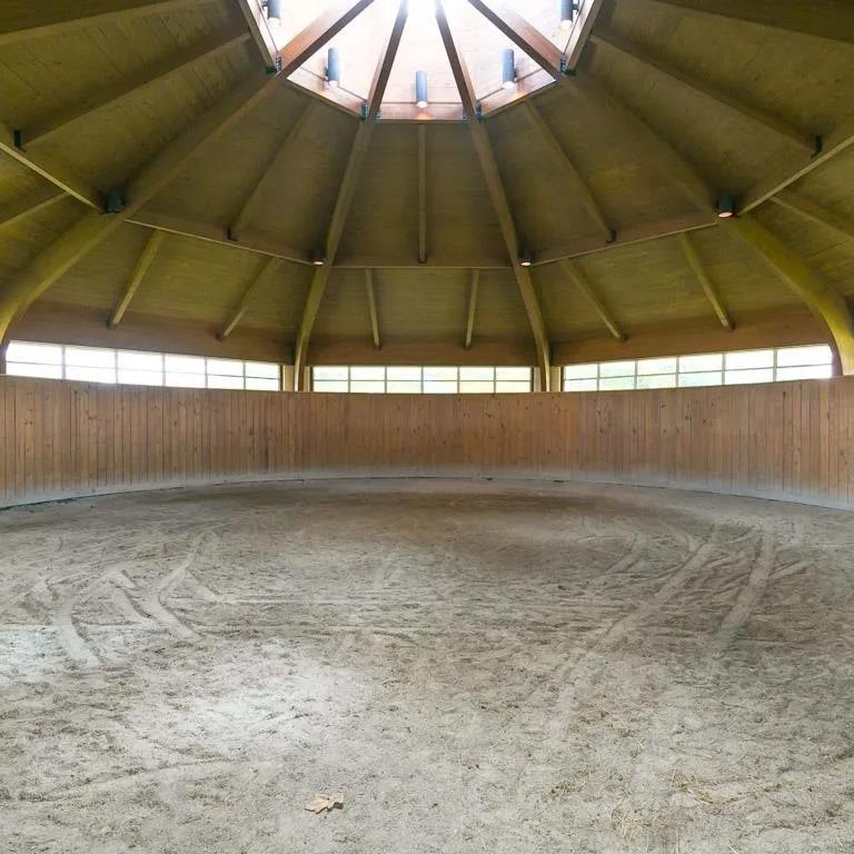 Reba McEntire’s Former TN Estate