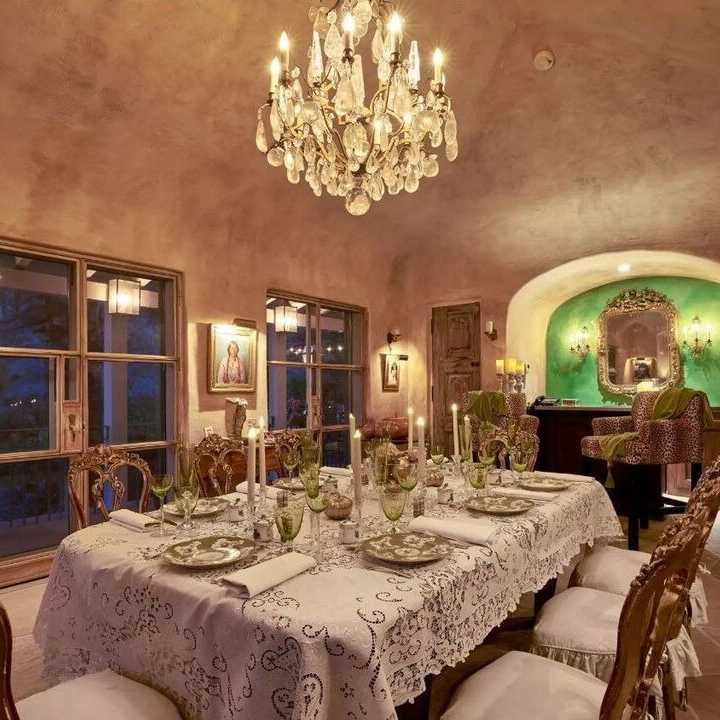 Dining Room in Suzanne Somers’ Former CA Home