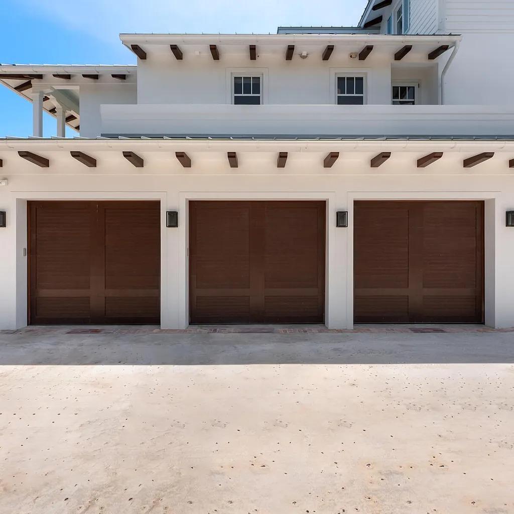 Garage of Dave Portnoy’s Former FL Home