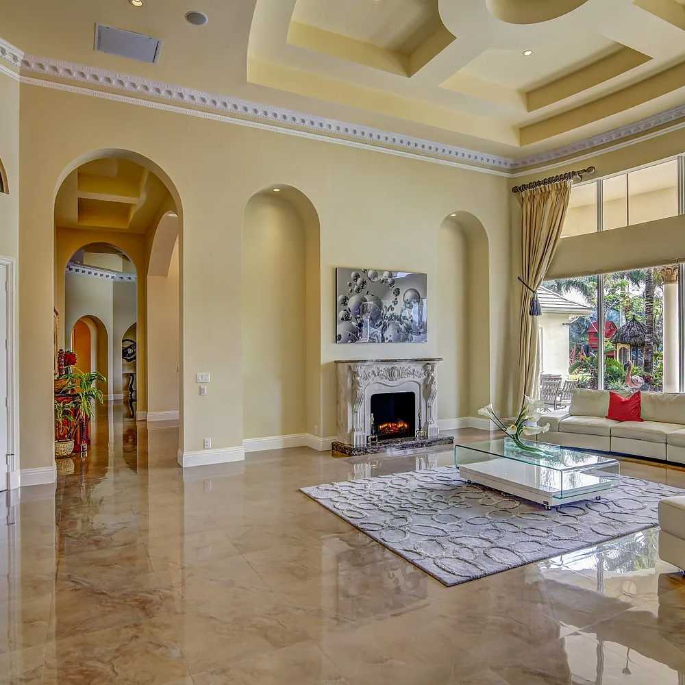 Sunlit Lounge in Daunte Culpepper’s Former FL Home