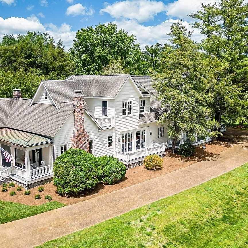 Country Home Exterior of Trisha Yearwood’s Former TN Home