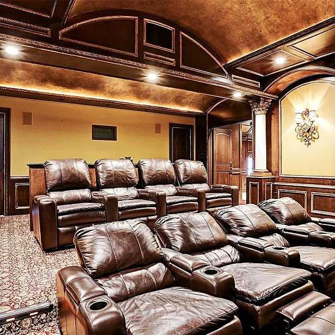 Home Theater in Adrian Peterson’s Former TX Home