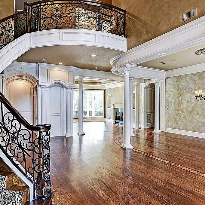 Grand Foyer in Adrian Peterson’s Former TX Home