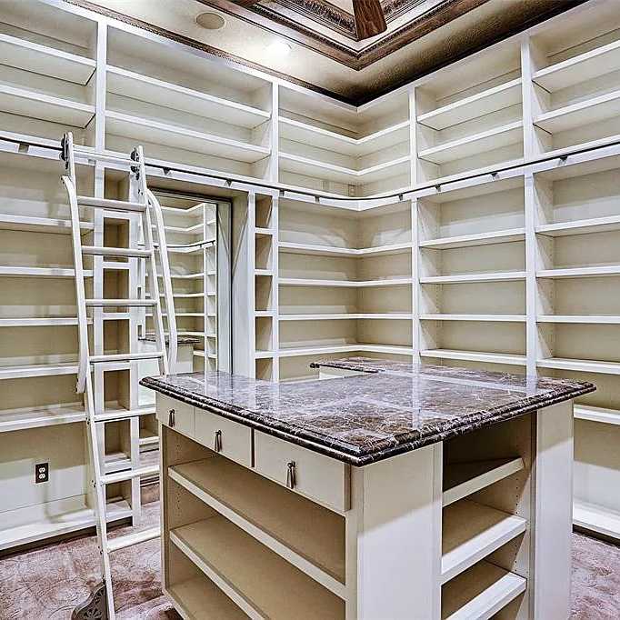 Dressing Room in Adrian Peterson’s Former TX Home