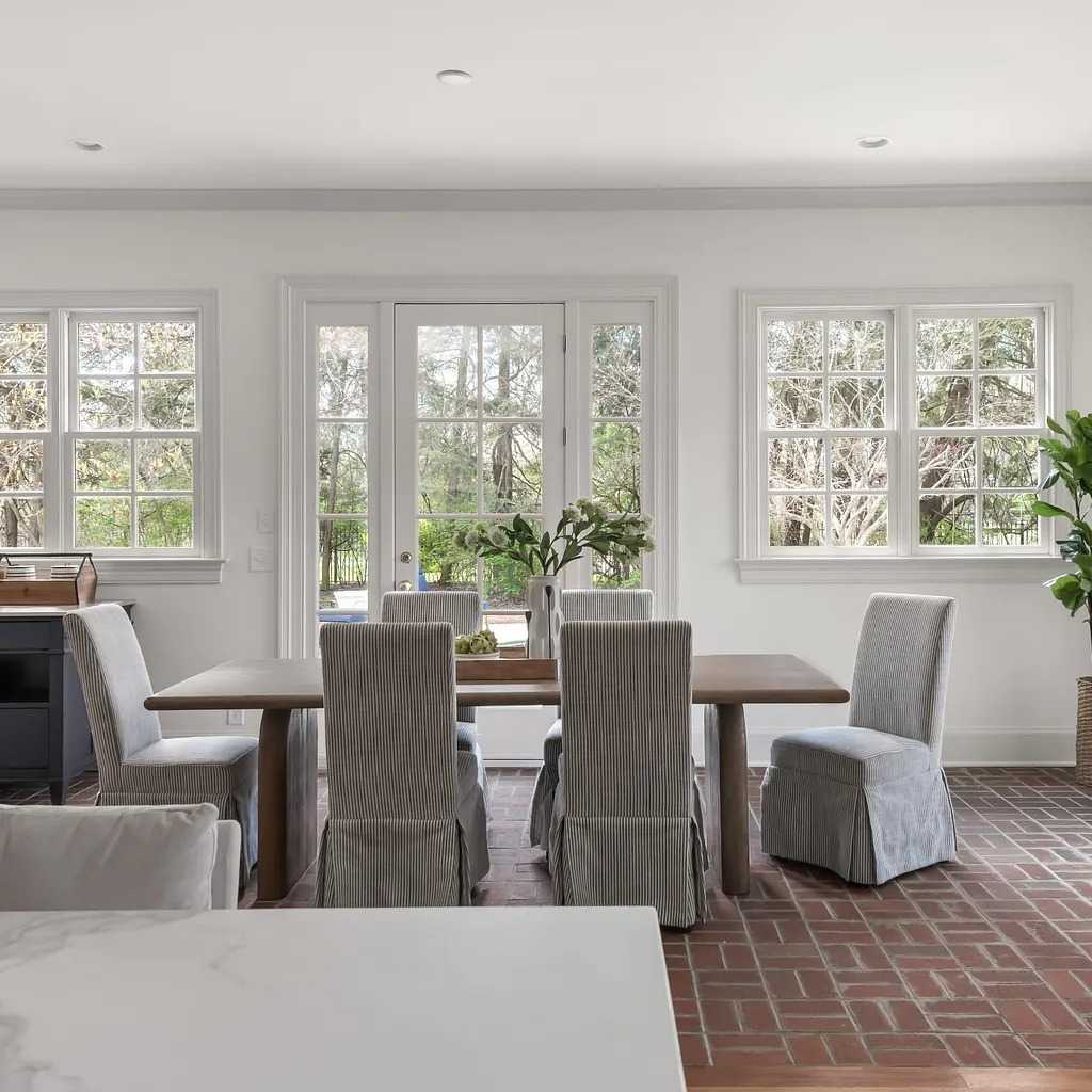 Casual Dining Area in Trisha Yearwood’s Former TN Home