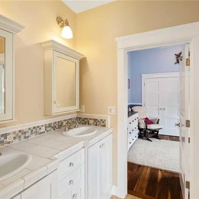 Bathroom in Kurt Suzuki’s Former CA Home