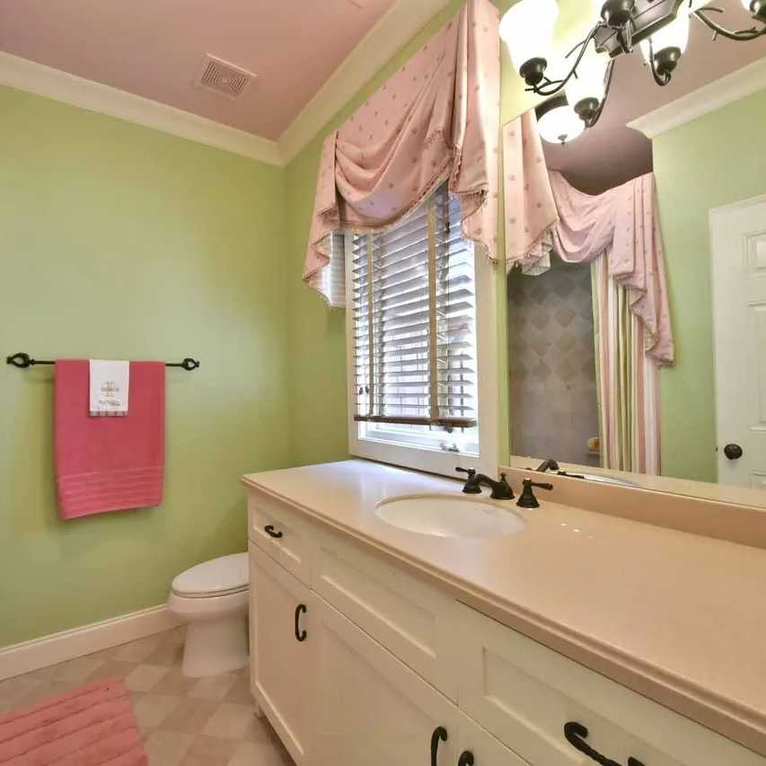 Bathroom in Kirk Cousins’ GA Home