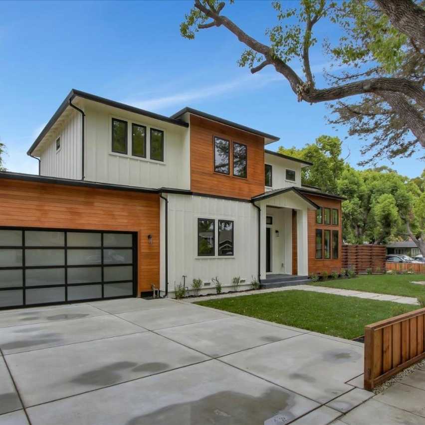 Driveway of Fred Warner’s CA Home