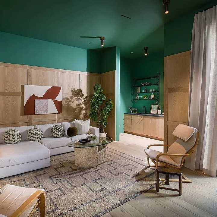 Lounge in Freddie Freeman’s CA Home