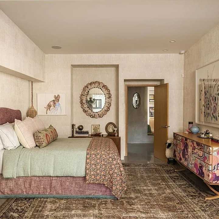 Bedroom in Sarah Paulson’s Former CA Home