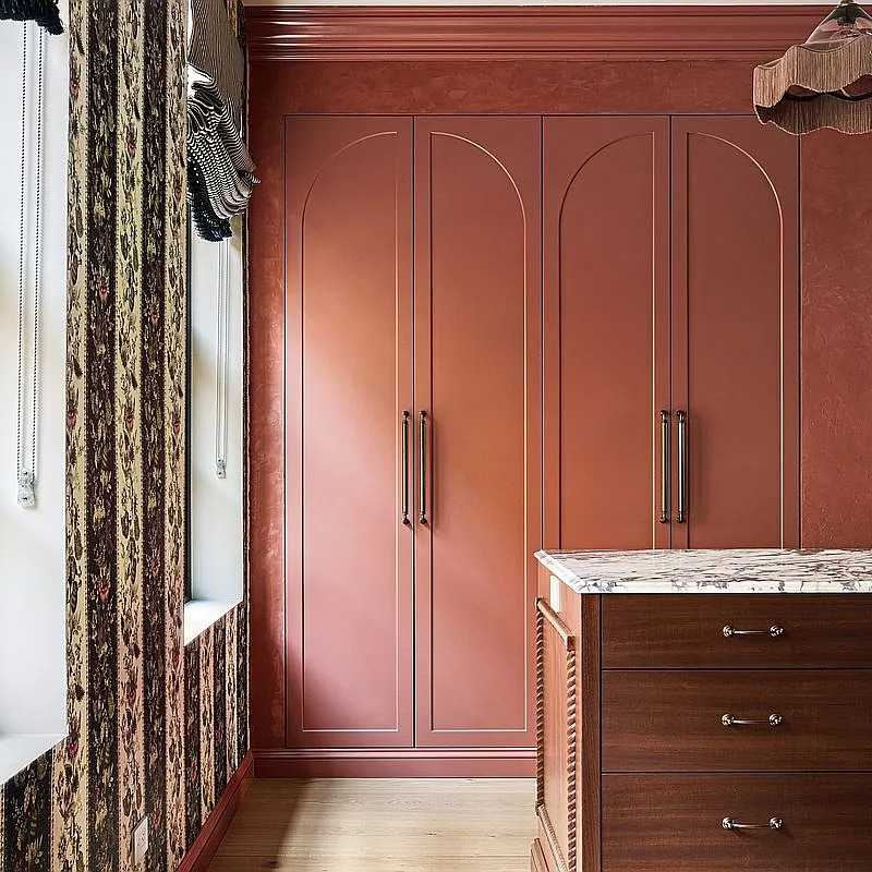 Vanity Area in Ellen Barkin’s Former N.Y.C. Townhouse