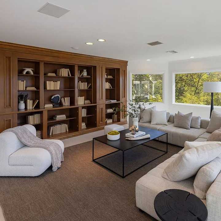 Lounge in Heather Dubrow’s Former CA Home