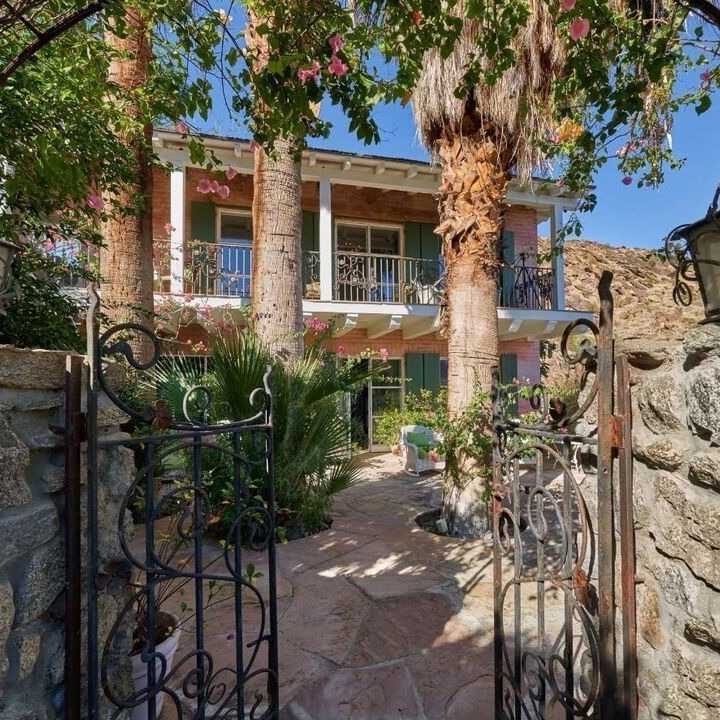 Front Entrance of Suzanne Somers’ Former CA Home