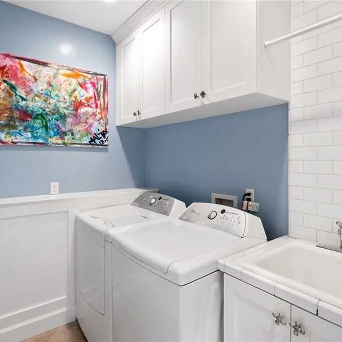 Laundry Room in Kurt Suzuki’s Former CA Home