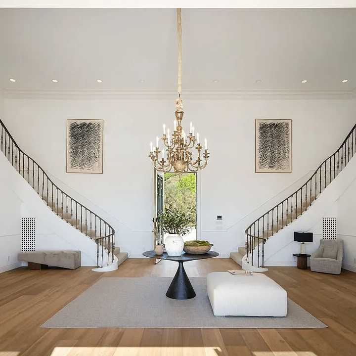 Foyer in Heather Dubrow’s Former CA Home