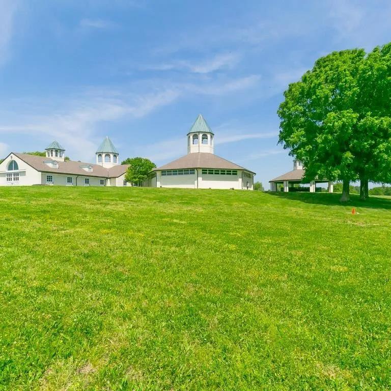 Reba McEntire’s Former TN Estate