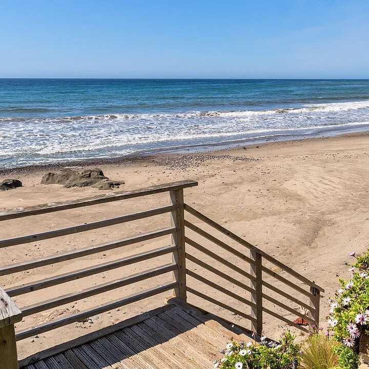 Wooden Deck of Leonardo DiCaprio’s CA Home