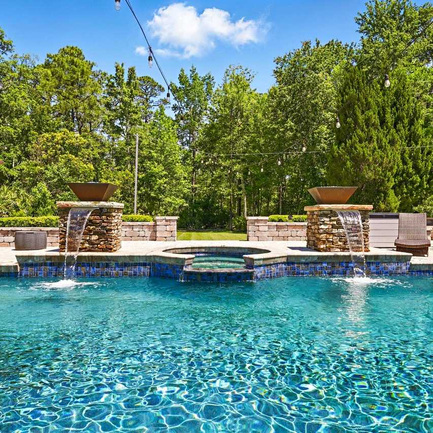 Pool Water Features of Travis Hunter’s FL Home