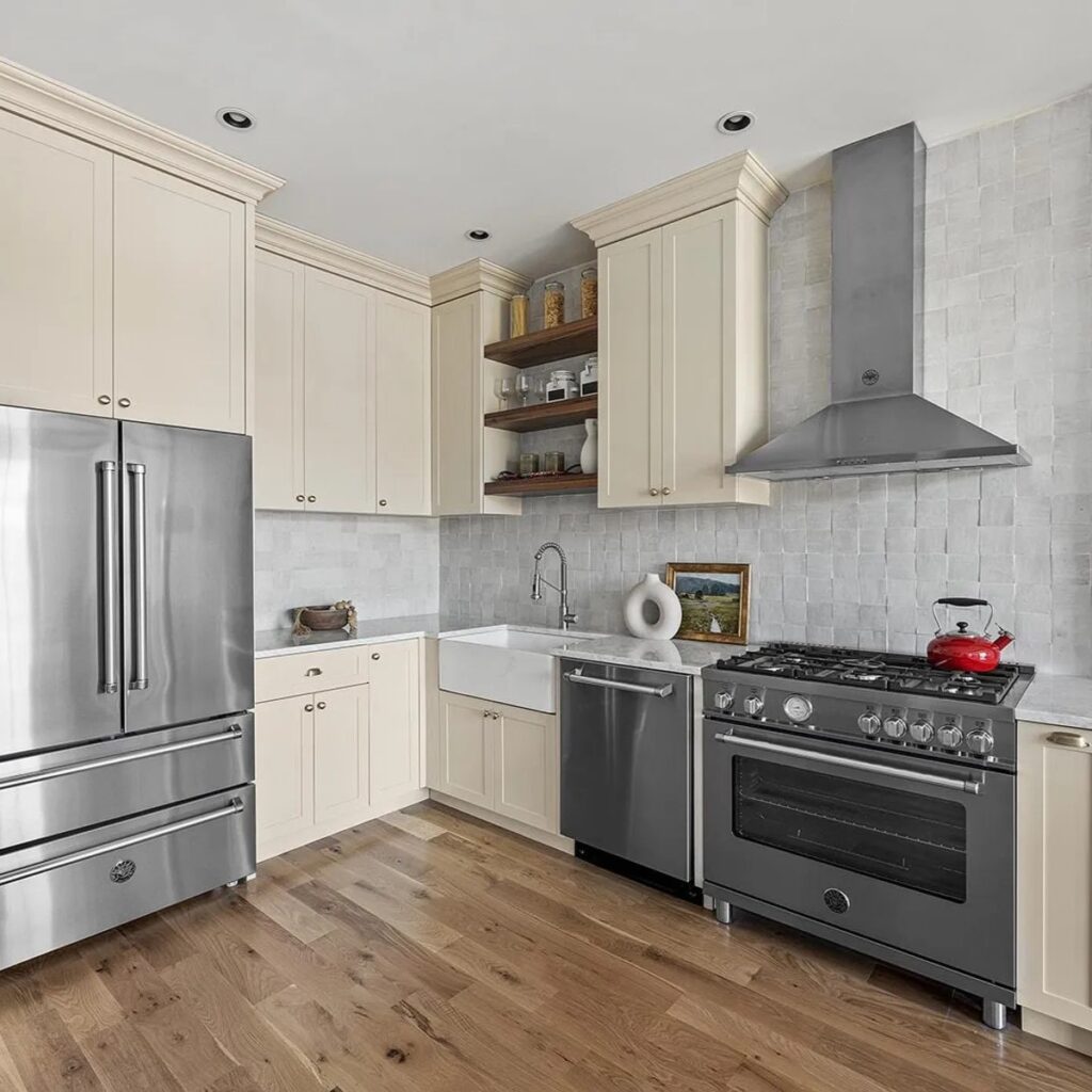 Kitchen in Sarah Snook’s NYC Condo