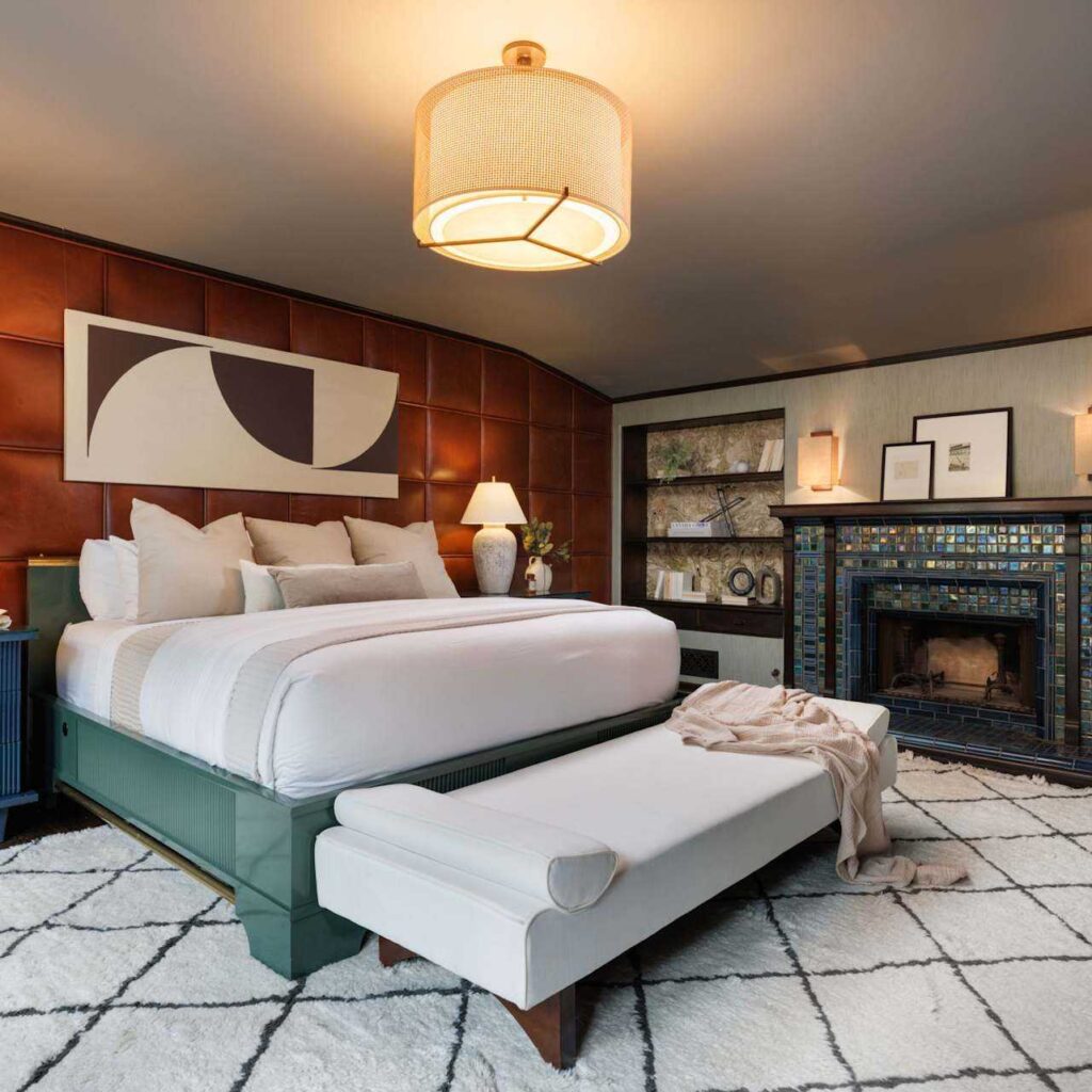 Bedroom in Johnny Galecki’s Former CA Home