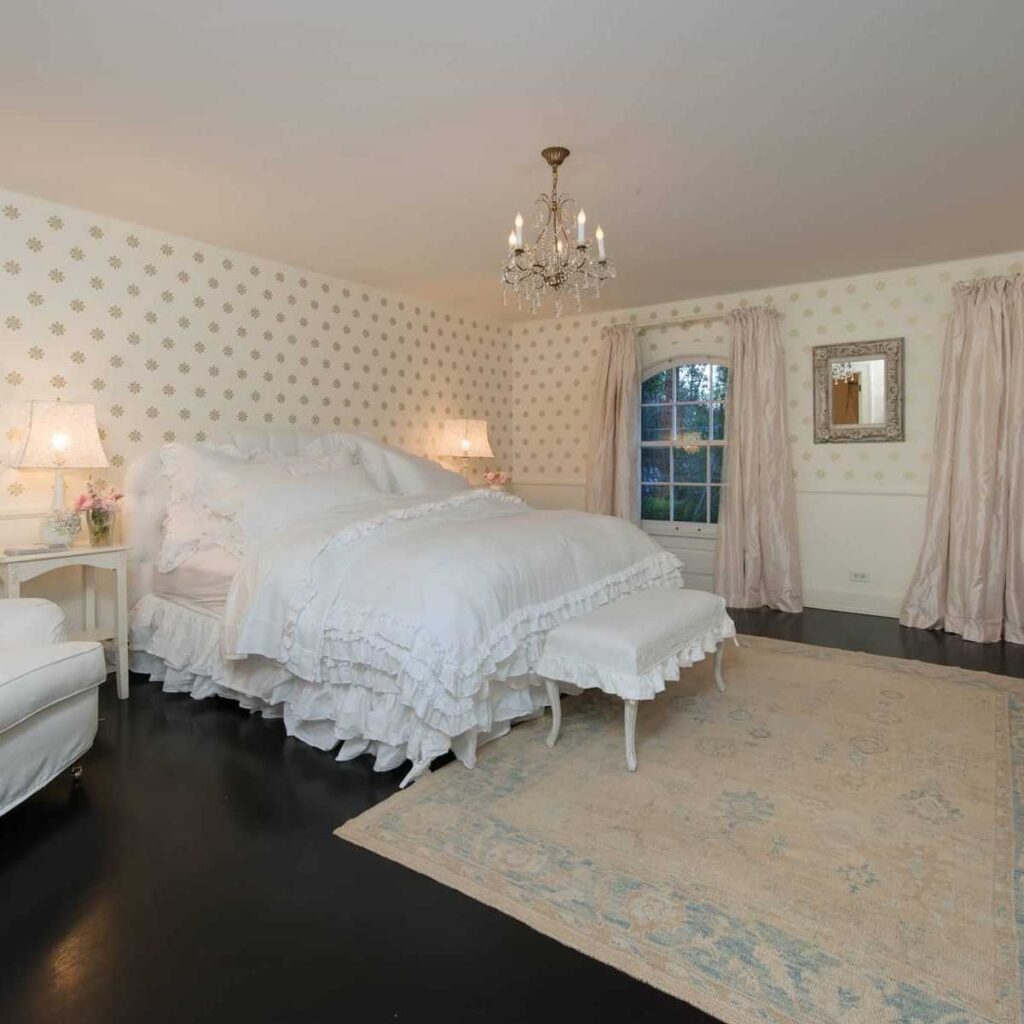 Bedroom in Jennifer Lawrence’s Former CA Home