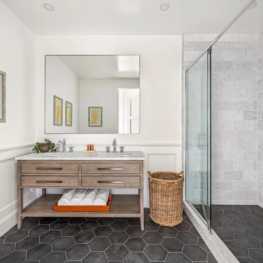 Bathroom in Sarah Snook’s NYC Condo