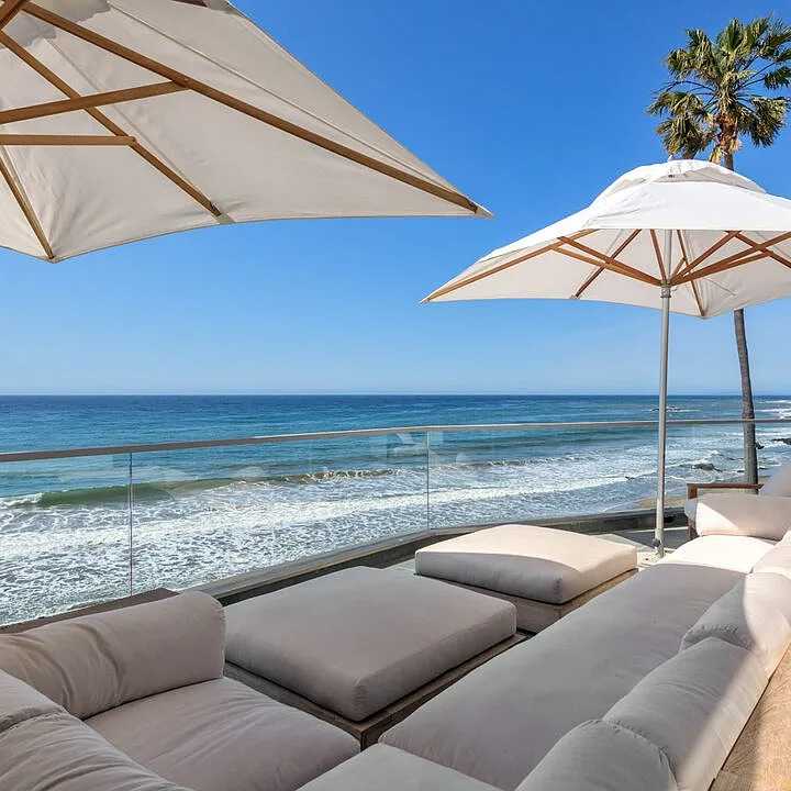 Balcony Seating of Leonardo DiCaprio’s CA Home