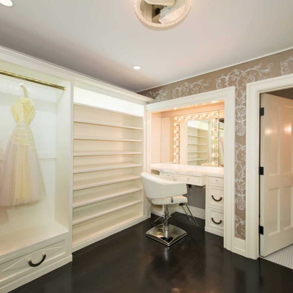 Dressing Room in Jennifer Lawrence’s Former CA Home