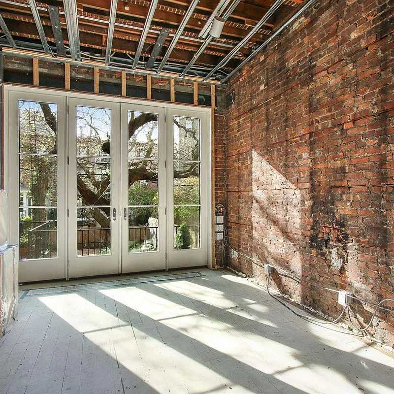 Garden Room in Daniel Craig and Rachel Weisz’s NYC Home