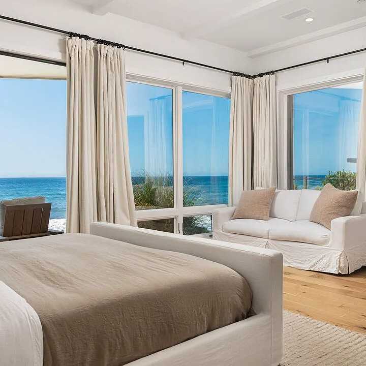 Bedroom in Leonardo DiCaprio’s CA Home